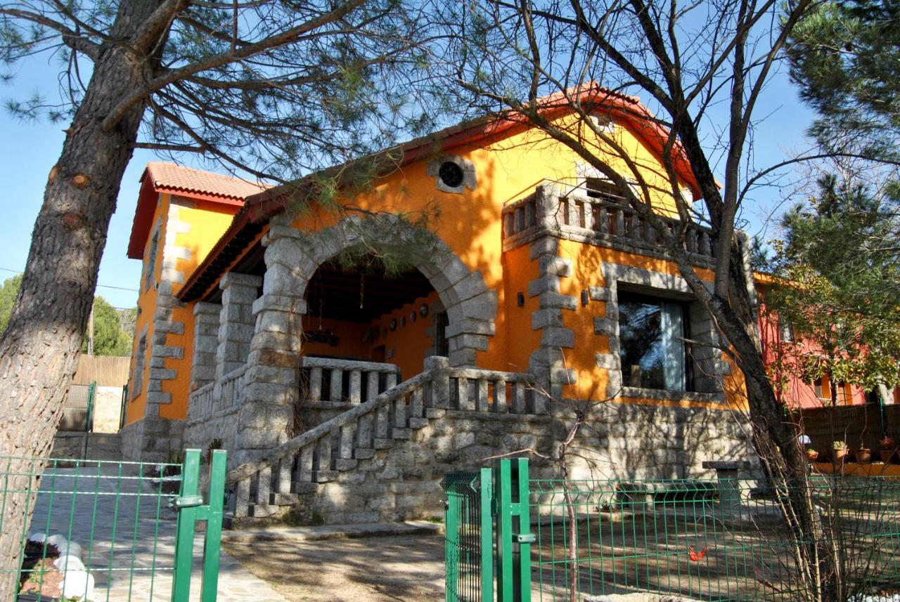 Complejo Casas Rurales Mansiones Y Villas Deluxe Collado Mediano Ngoại thất bức ảnh